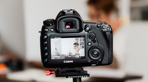 採用動画イメージ